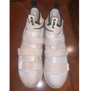 Nike Lebrons Men’s sneakers